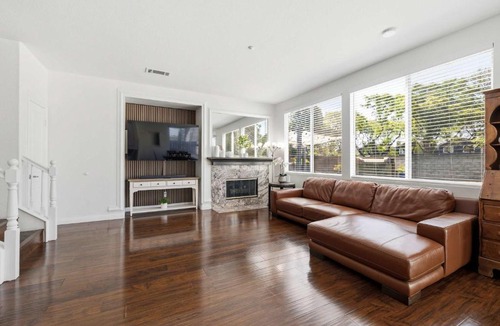 Oxnard House | 4BR Oxnard Stay Heated Pool Hot Tub Near Beaches