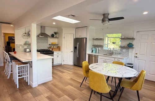 Palm Desert House | 5 bed and 3.5 bathroom with PRIVATE casita. Pool and AC!