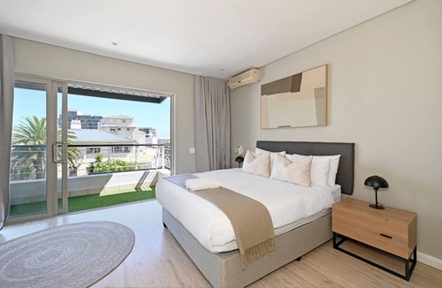 Fresnaye House | 5 Bed House | Pool | Fresnaye | Sea Point