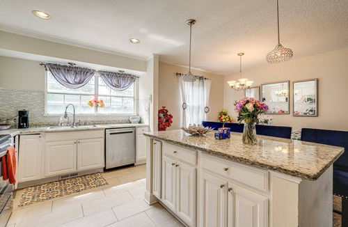 Oxon Hill-Glassmanor Bed & Breakfast | 5-bedroom house in charming Fort Washington with fitness room, AC