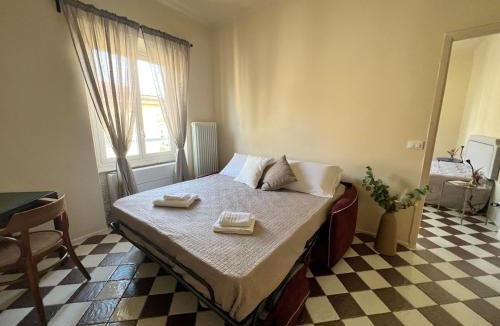 La Spezia Historic Centre Apartment | 5 Guest - Walk to Train - Cinque Terre - Center