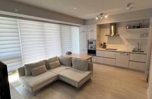 Mount Pleasant West Condo | 5 minutes to the Downtown Family-sized condo Restaurants and Bars.