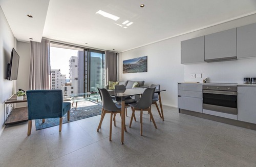 Sea Point Apartment | 504 The Cosmopolitan.... Views and luxury.