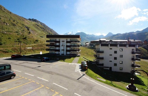 Le Lavachet Apartment | 50m from resort center, 1st floor, view mountain, balcony, tv, ski locker, 40m², Tignes
