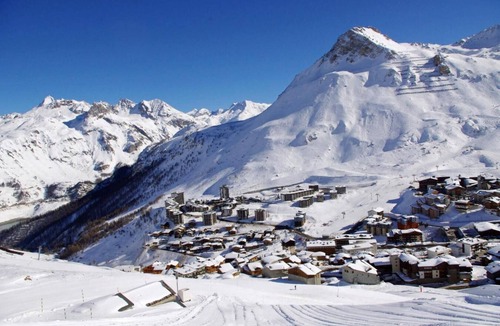 Le Lavachet Apartment | 50m from resort center, 1st floor, view mountain, balcony, tv, ski locker, 40m², Tignes