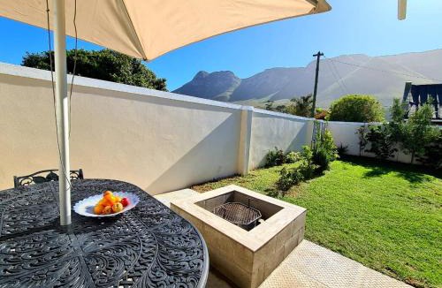 Hermanus Apartment | 57 on Vermont