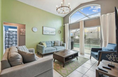 Lake Berkley House | 5BR Pool Home Near Disney