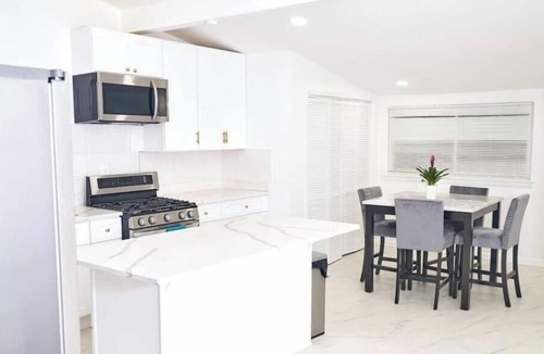 Hillandale House | 5BR Silver Spring Retreat Near DC w/Kings