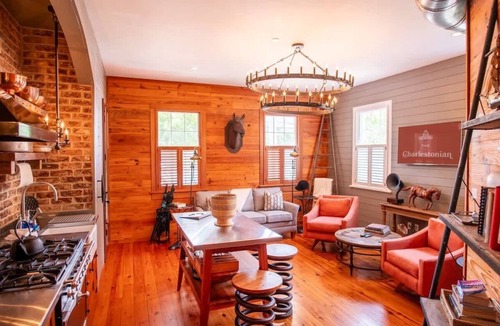 Cannonborough Elliotborough Apartment | 5BR Sleeps 10 | Entire Home | 2 Kitchens, Parking | King St | Charleston