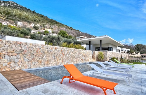 Saint-Jeannet Villa | 6 Bedroom Villa in Saint-Jeannet