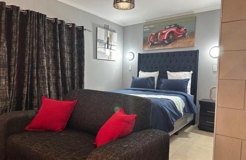 Bezuidenhout Valley Apartment | 6 the Curve Unit 13
