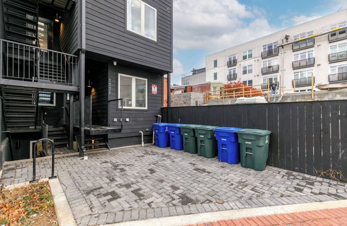 Southeast House | #7 Capitol Hill Suite 2 Bed/1 Bath - 3 min. Walk to Metro!