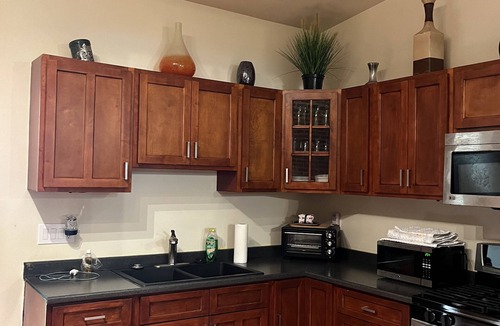 Union Square House | 7 minutes from Baltimore Inner Harbor! Cozy & Chic Rowhome with a Fireplace!