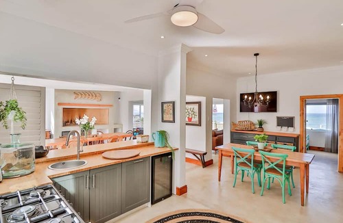 Kleinmond Cottage | 78 Beach Road | Oceanfront | Small pool | Sea view