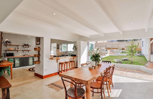 Kleinmond Cottage | 78 Beach Road | Oceanfront | Small pool | Sea view