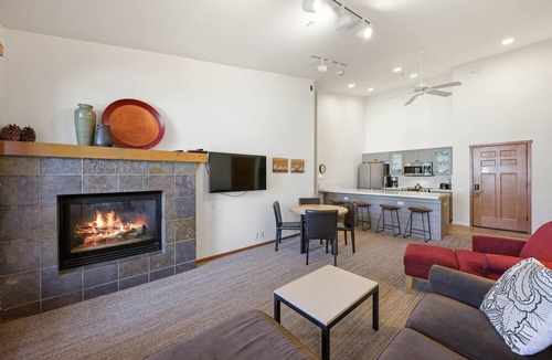 Olympic Valley Condo | 801 | Modern 2BD - King + Bunks, Pool & Sauna