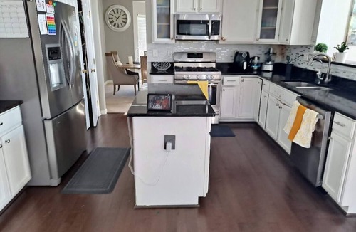 Montpelier House | A beautiful 4bedroom/2.5 bathroom home in a quiet area of Laurel.