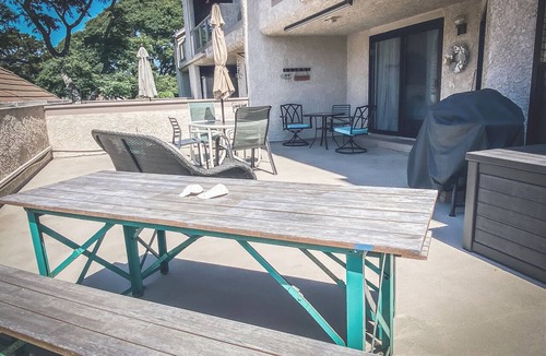 Port Hueneme Condo | A delightful 2 bedroom, 2 bath Condo nestled along the beautiful shores of Port Hueneme, California