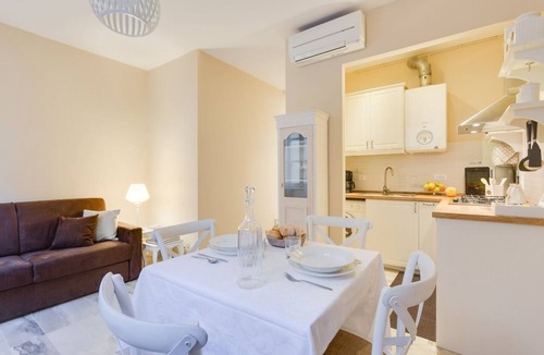 Duomo Apartment | A delightful apartment in Florence by Mmega
