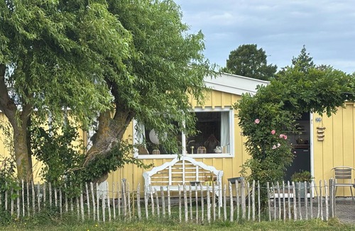 Egmond-Binnen Ski Chalet | A place on the dunes, where the sun always shines, 10 minutes from the beach!