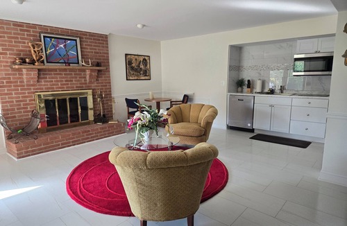 Brookeville House | A private and peaceful oasis with all amenities in quiet scenic Brookeville