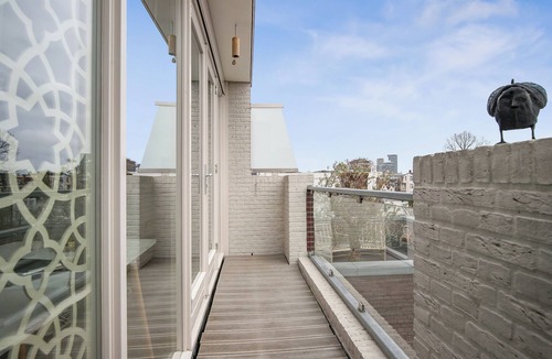 Haarlemmerbuurt Apartment | A Somptuous Canal Penthouse in the Emperor's Canal in Amsterdam!