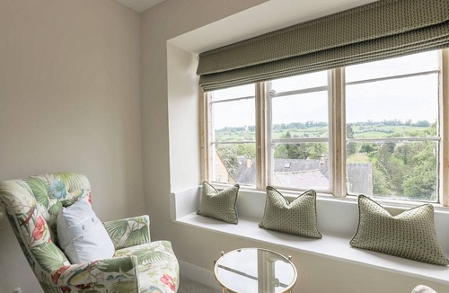 Blockley Apartment | A stunning 17th Century three-storey terraced cottage.