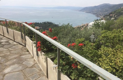 Ruta House | A terrace overlooking the sea
