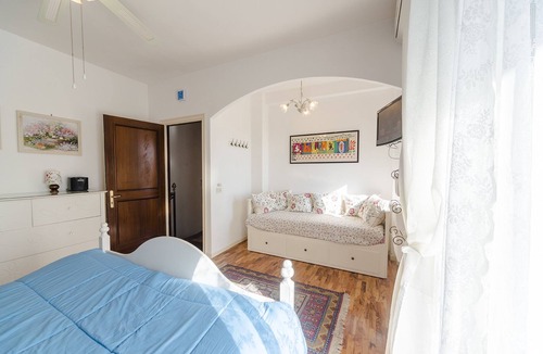 Zona LIII Tomba di Nerone Bed & Breakfast | A unique Casale B&B inside a nature reserve in Rome