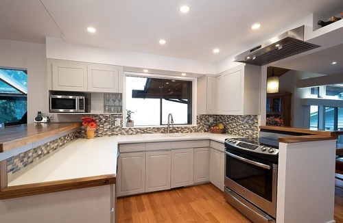 Upper Lonsdale House | A VIEW FROM EVERY ROOM! A PEACEFUL, NATURAL SETTING WITH A HOT TUB!