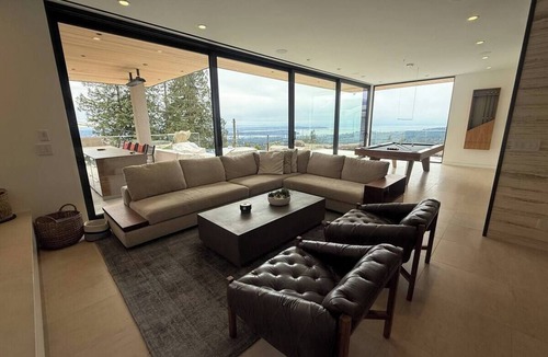Upper Lonsdale House | Above It All | Ocean Views + Spa Pool Luxe 3BR/4.5BTH