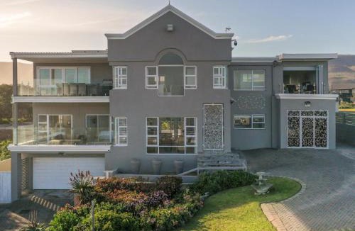 Sandbaai House | Absolute Ocean Boutique Guesthouse