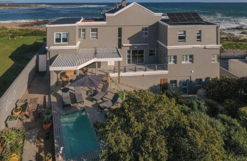 Sandbaai House | Absolute Ocean Boutique Guesthouse