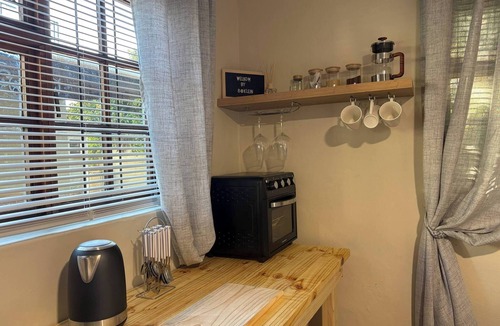 Paarl Apartment | Accommodation at Klein Street-Blue