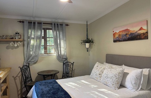 Paarl Apartment | Accommodation at Klein Street-Blue