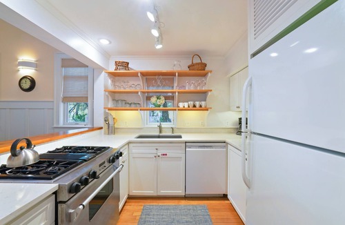 Seaside House | Across from Pool in Seaside, 176 yards to Beach, 2 Bed, Sleeps 4 + 2 Bikes!
