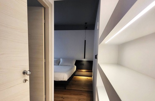 Orzinuovi House | AdisArtur Elegant Rooms