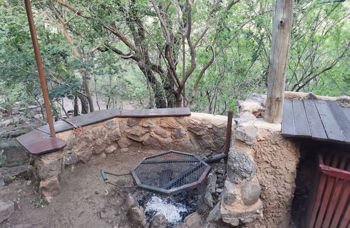 Lanseria Ski Chalet | Adorable unique guest house - African bush feel.