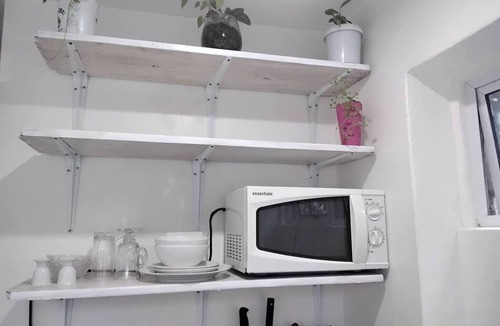 Cape Town Apartment | AdventureCapeTown offers Private Room with Pool Access