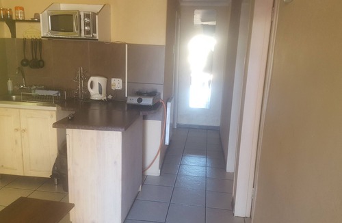 Krugersdorp North House | African Sky Bed and Breakfast