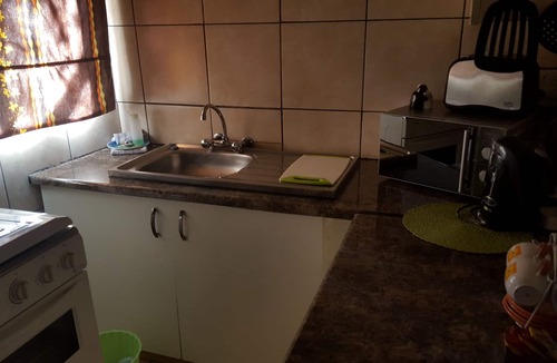 Krugersdorp North House | African Sky Bed and Breakfast