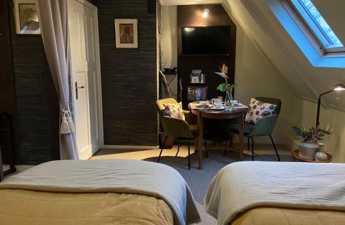Hoogkarspel Bed & Breakfast | Agapanthus bed and breakfast