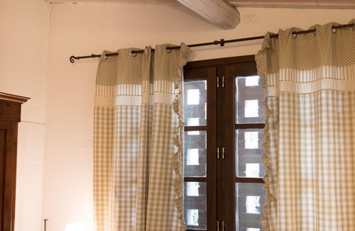 Pontedera Apartment | Agriturismo Alpaca TORNATORE Apartment in Panoramic Farmhouse with Swimming Pool