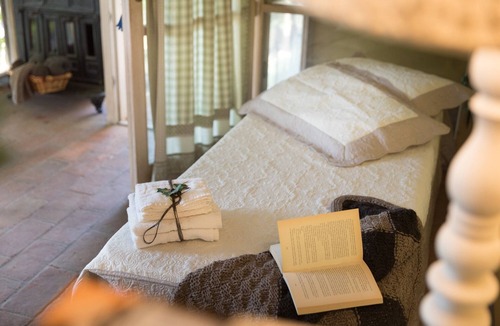 Pontedera Apartment | Agriturismo Alpaca TORNATORE Apartment in Panoramic Farmhouse with Swimming Pool