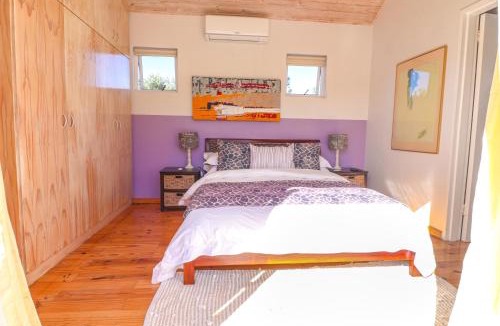 Hermanus Apartment | Airconditioned Apartment for 3 guests.