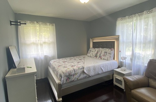Calverton House | Akeem's guest house