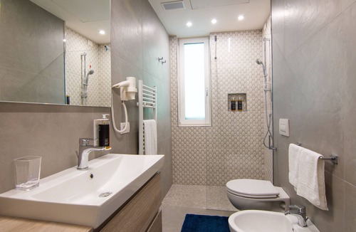 Cagnona House | Albana suite in a brand new private building close to the sea and the center.