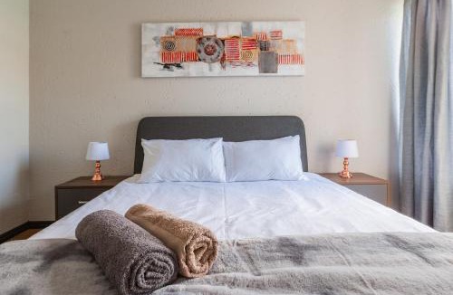 Greater Johannesburg Metropolitan Area Apartment | Alimama Spaces: Manson's Bedford Haven