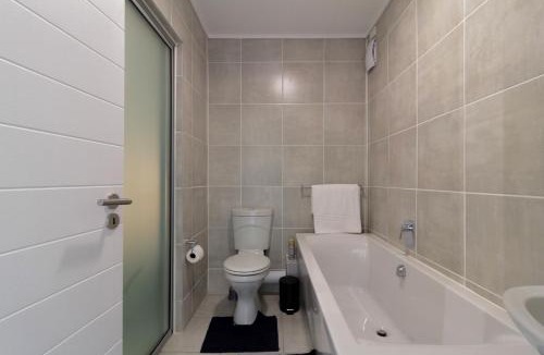 Greater Johannesburg Metropolitan Area Apartment | #AlimamaSpaces Jade's Greenlee