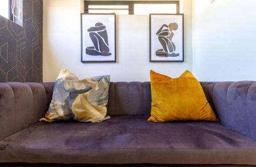 Greater Johannesburg Metropolitan Area Apartment | #AlimamaSpaces: Nonku's Greenlee Studio